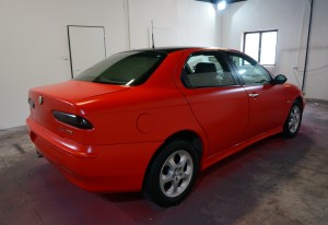 Alfa-Romeo-156-cerveny-plasti-dip4.JPG