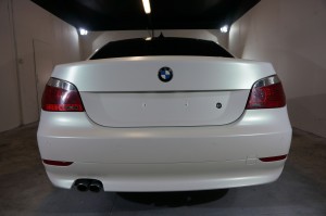 Plasti Dip biela perleť - BMW 5er E60