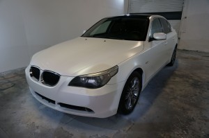 Plasti Dip biela perleť - BMW 5er E60