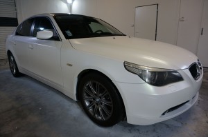 Plasti Dip biela perleť - BMW 5er E60
