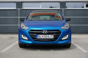 Hyundai-i30-plasti-dip-electric-blue3.JPG