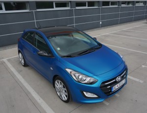 Hyundai-i30-plasti-dip-electric-blue4.JPG