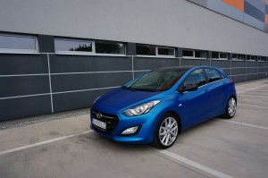 Hyundai-i30-plasti-dip-electric-blue9.JPG